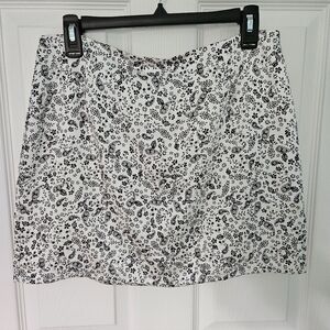 Kendall & Kylie Black and White Paisley Satin Mini Skirt
